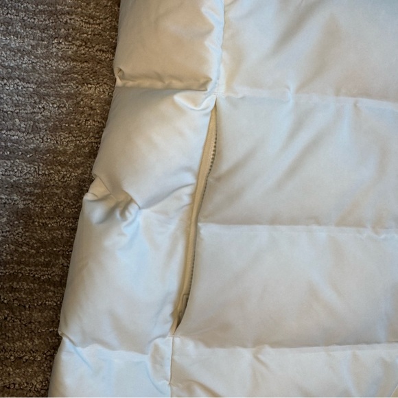 Adidas Heilonic Down Hooded Vest Women’s Size Large - Picture 6 of 12